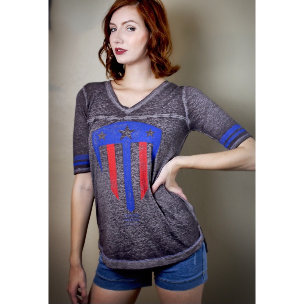 🌻Her Universe Captain America Varsity Tee🌻